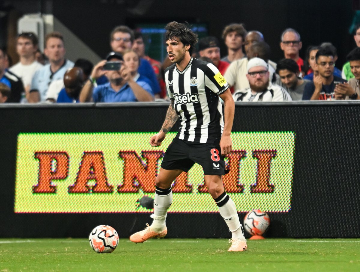 Eddie Howe on Sandro Tonali:

"It's been a big change for him but he's adapted to his surroundings really well. He's got good friendships in the squad already. He's a really good character - he's very calm and focused on his football so I'm seeing really good signs from him."