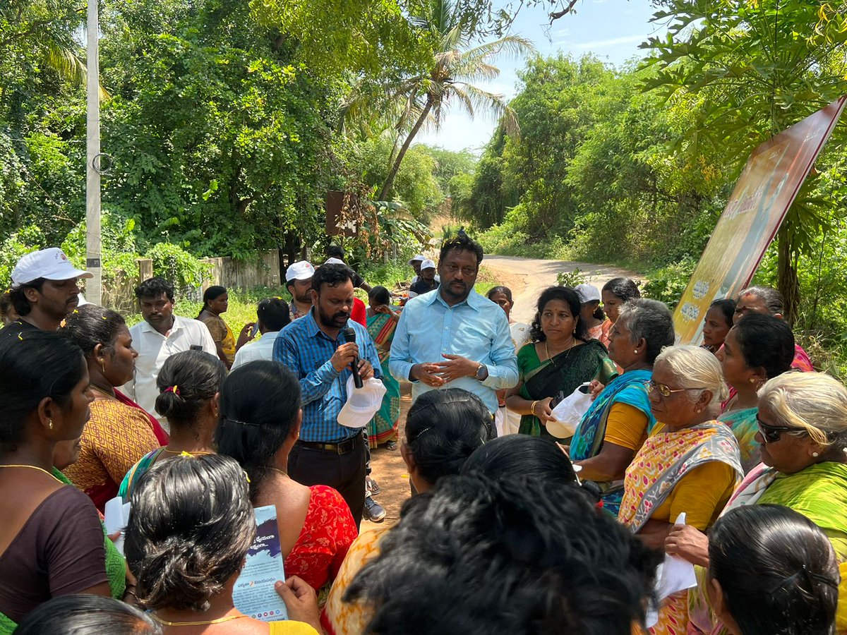 aikyathavijay's tweet photo. #change #peoplemovement #walk4change #Aikyatha #vijayIAS #SRKRvijay #viwaycam #day9 #burlavaripalem
#100kms #100kmsofwalk #100kmswithpeople #100kmsofAPdarshan #100kmsofchange https://t.co/YMGmSzZ89R