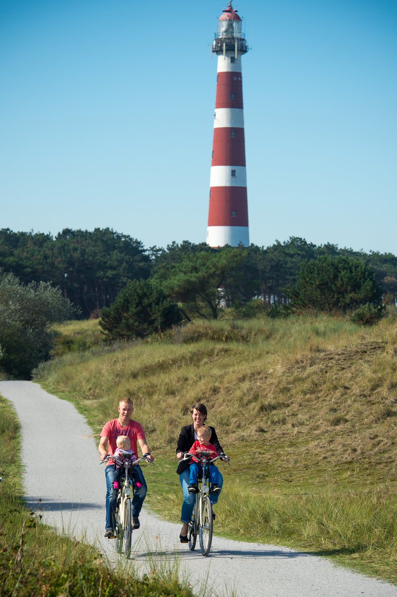 vvvameland's tweet image. Hé jij daar! Weet jij al wat je vandaag op Ameland gaat doen? Nee?! Kom dan langs bij de VVV (dat rijmt🤪). Vandaag (13/8) geopend van 10-14u, we helpen je graag!
#souvenirs #kleding #tips #Ameland #routes #tickets #ennogveelmeer
vvvameland.nl/over-ons/openi…
