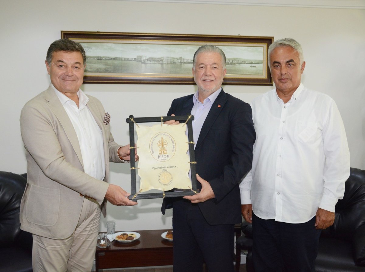 Bergama_TO's tweet photo. BERTO Başkanı Lütfi Kolat, Meclis Başkanı Tahir Erdoğan, Yönetim Kurulu Başkan Yardımcısı Melih Çağdaş, Yönetim Kurulu Üyeleri Hüseyin Paksoy, Salim Zeki Kurşun, Selçuk Kor ve Genel Sekreter Gülay Koç, İzmir Esnaf ve Sanatkarlar Odaları Birliği Başkanı Yalçın Ata'yı ziyaret etti. https://t.co/7JZxraik8j