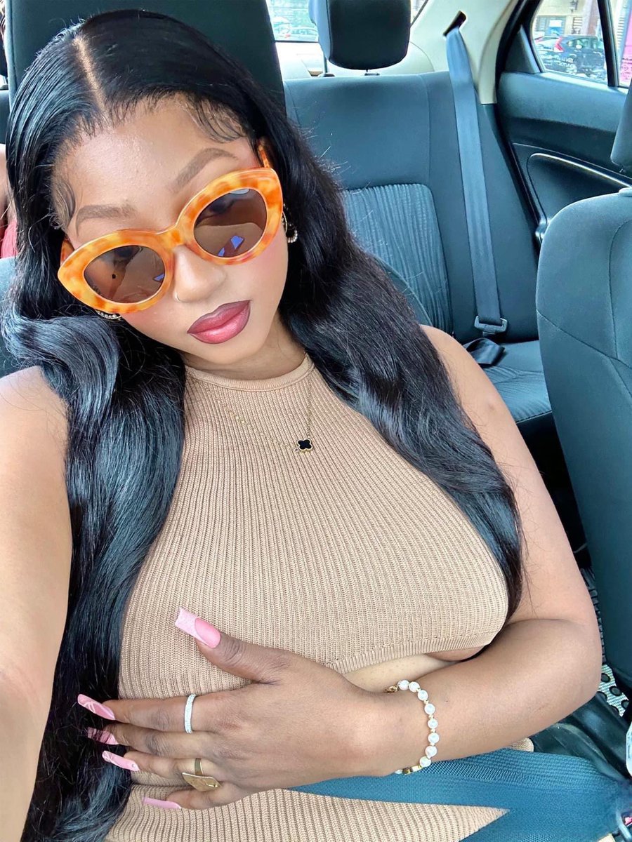ZonePresse_'s tweet photo. 🚨Life Tv s’excuse et retire l’influenceuse Jada Dia de son emission de vacance « Tiktok coeur » suite à son indécence à l’endroit de Maman Henriette Konan Bedie, en pleine situation de deuil. https://t.co/eoWRX3ev1l