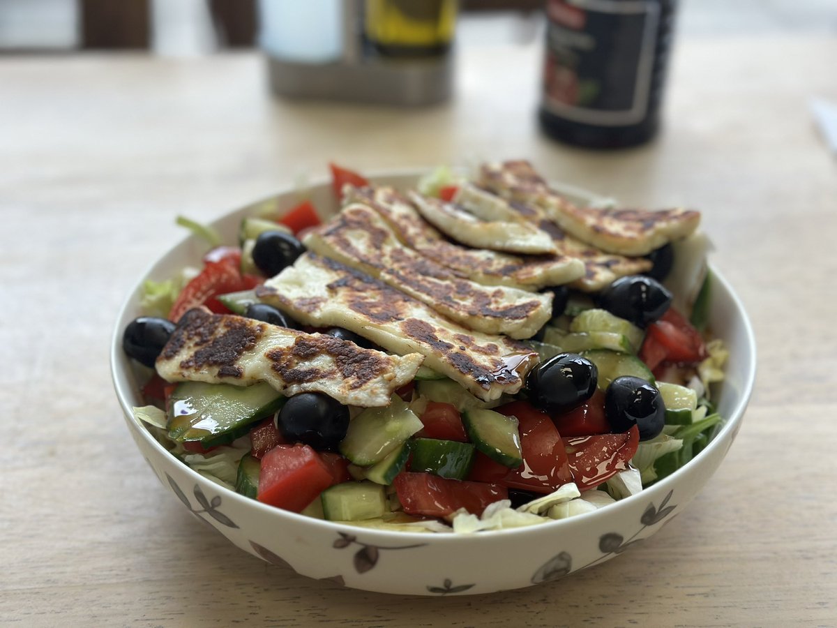 ediz1975's tweet photo. Post gym meal at @BowesCafe1 ……… awesome 🤩🤩🤩🤩🤩🤩😋😋😋😋 https://t.co/eMtBgLlRGs