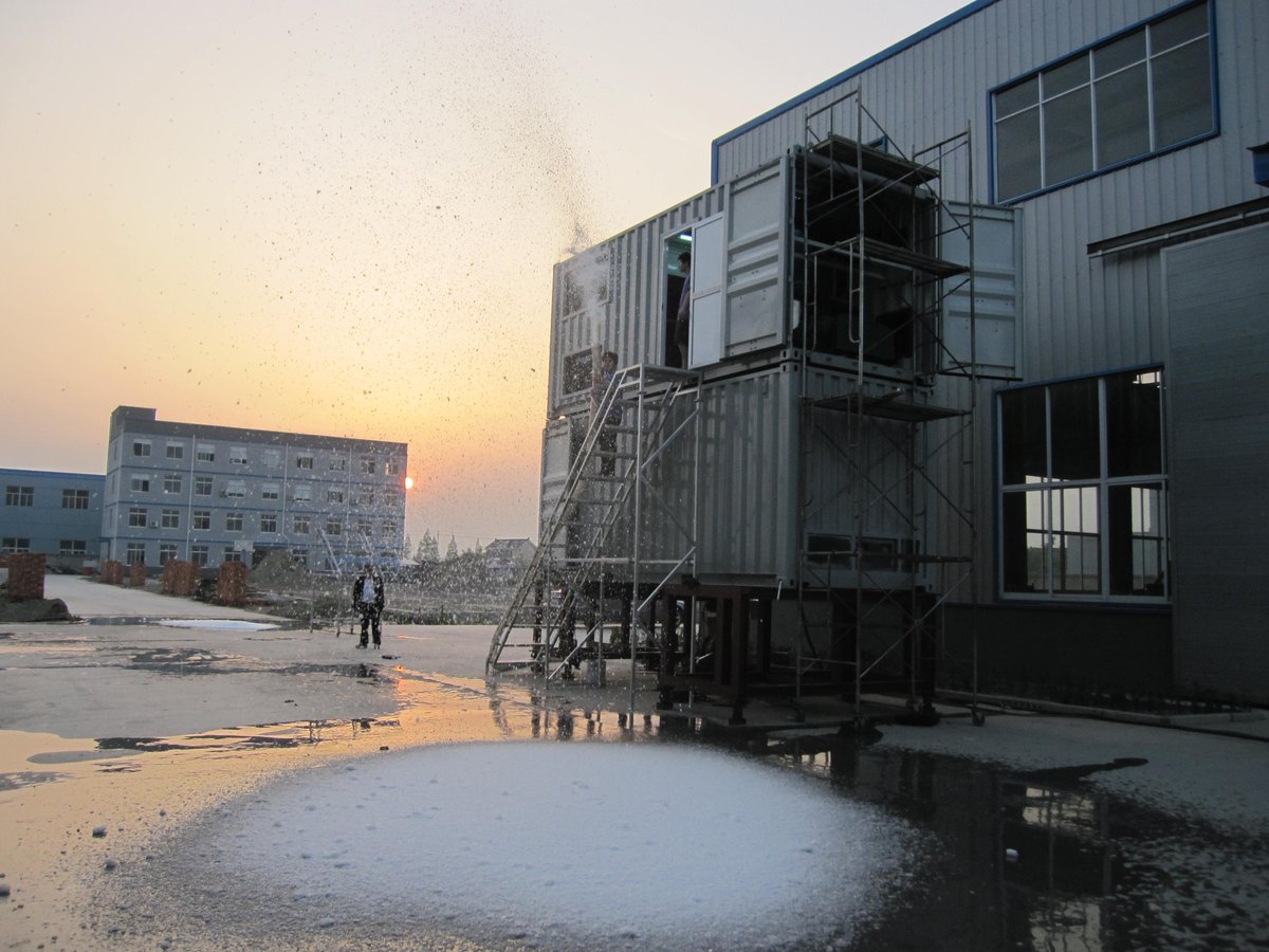 tube_icemachine's tweet image. Focusun high-temperature snow machine can produce snow stably under the condition of 35°C, bringing you snow☃️ and happiness🎉. Welcome to consult~
#Focusun #snowmachine #snowmaker #snowmakingmachine #snowmaking