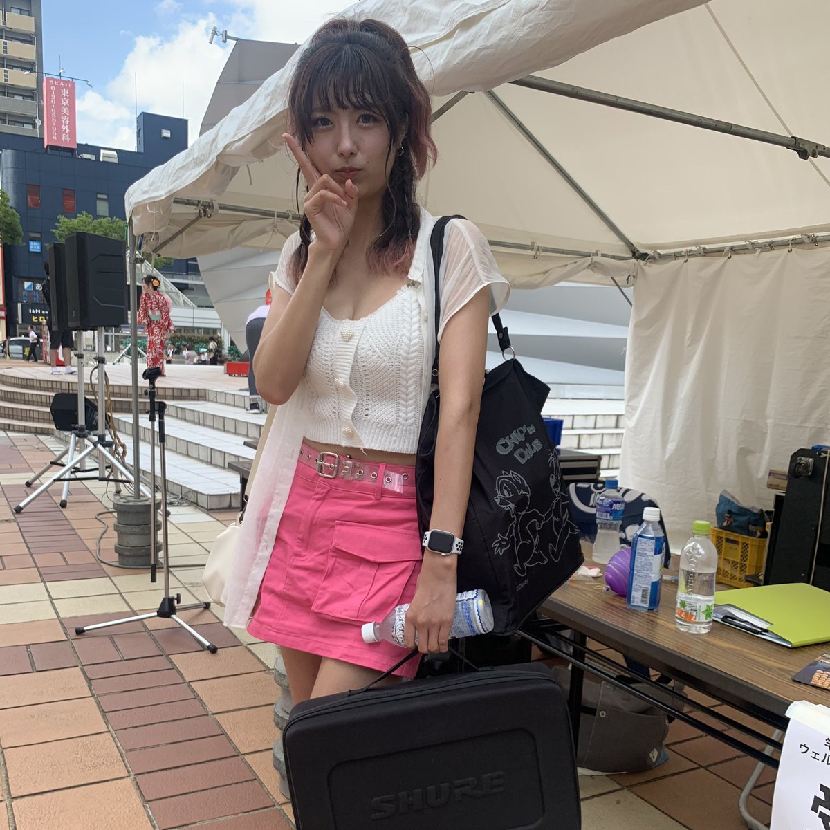 Nickmin11's tweet image. アゴラ広場ではたくさんの方々にお会いできました☺️
ラジパル中継終わりの綾恵さんと鮎美さん。
今度の大喜利大会楽しみにしてます！なぴこさん。
住吉綾恵撮影係のさとこーさん。
皆さんこのあとの竿燈まつりも楽しんでくださいねー。お疲れ様でした！
#住吉綾恵
#石田鮎美
#なぴこ
#さとーこうすけ