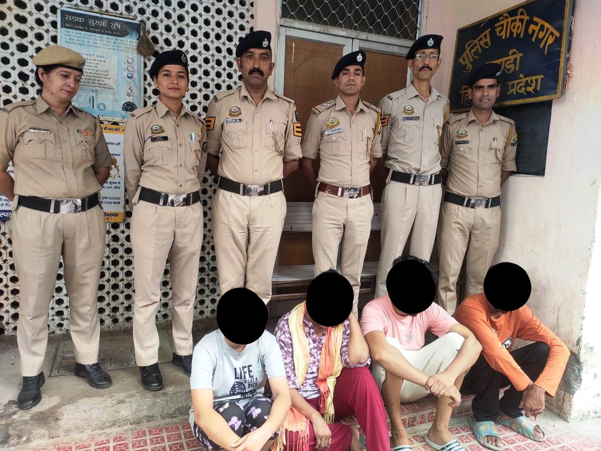 #BigCatch
@himachalpolice
PS Jogindernagar team recovered 1.989 Kgs Charas & SIU Mandi Police team recovered 12.42 grams Heroin & 2.75 grams smack with Rs. 209500 cash. FIR No. 110/23 PS Jogindernagar & 192/23 PS Sadar have been registered & further investigation is in progress.