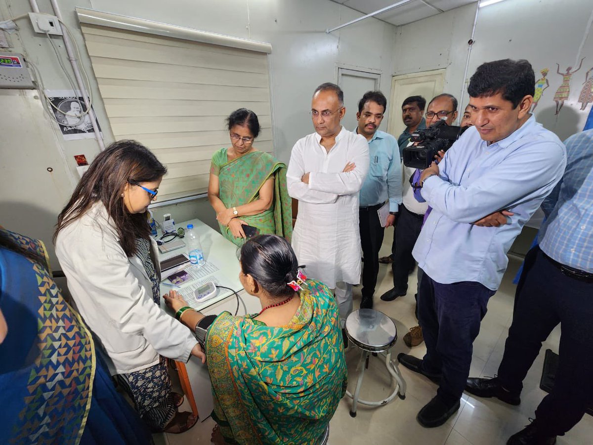 Visited a Mohalla Clinic in Delhi with hardly any people there.

Our Clinics in Karnataka have more facilities including a laboratory to do immediate tests for patients.

I guess it is overhyped and I came back feeling disappointed.
