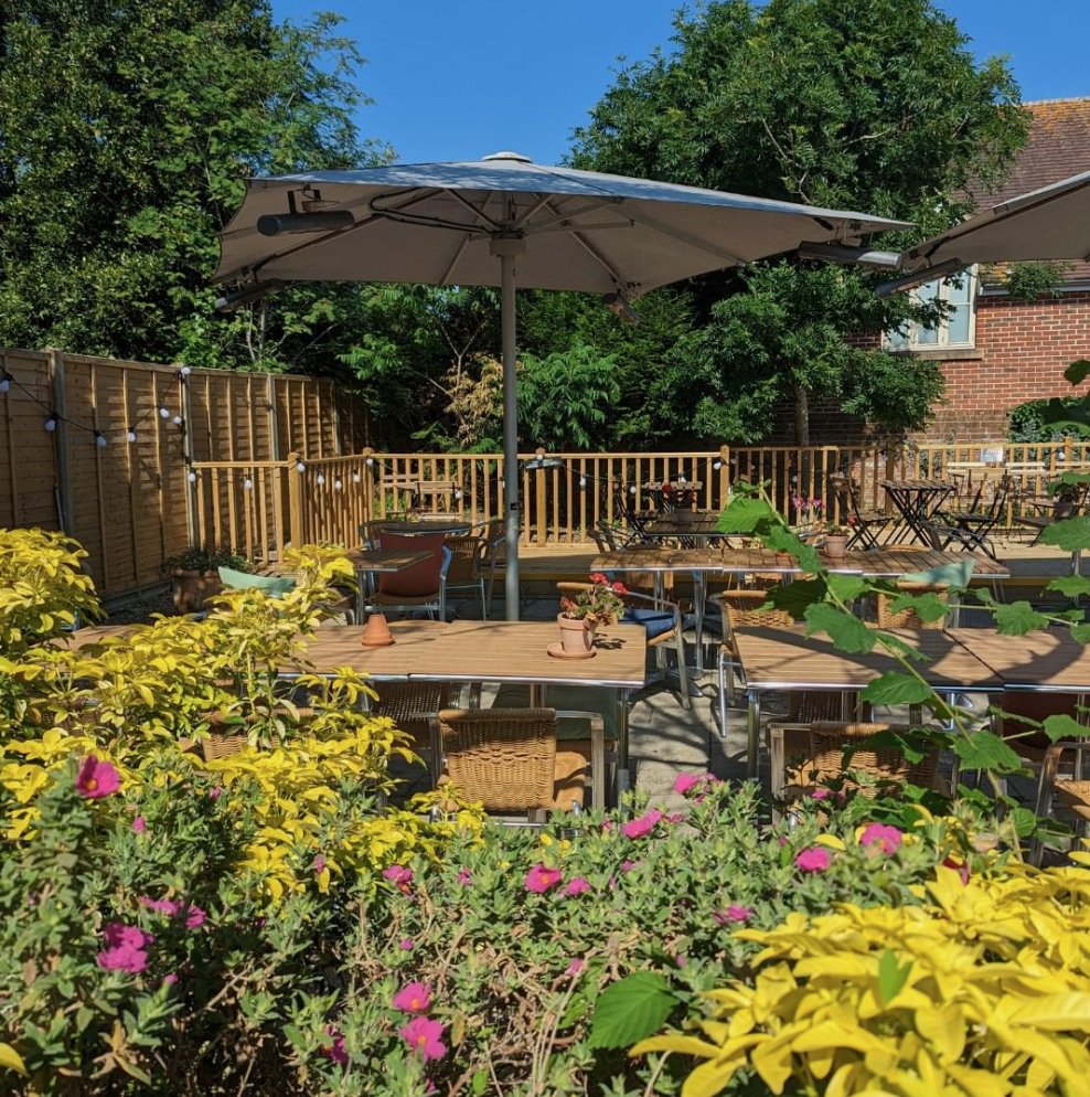 Visit Midhurst tweet media