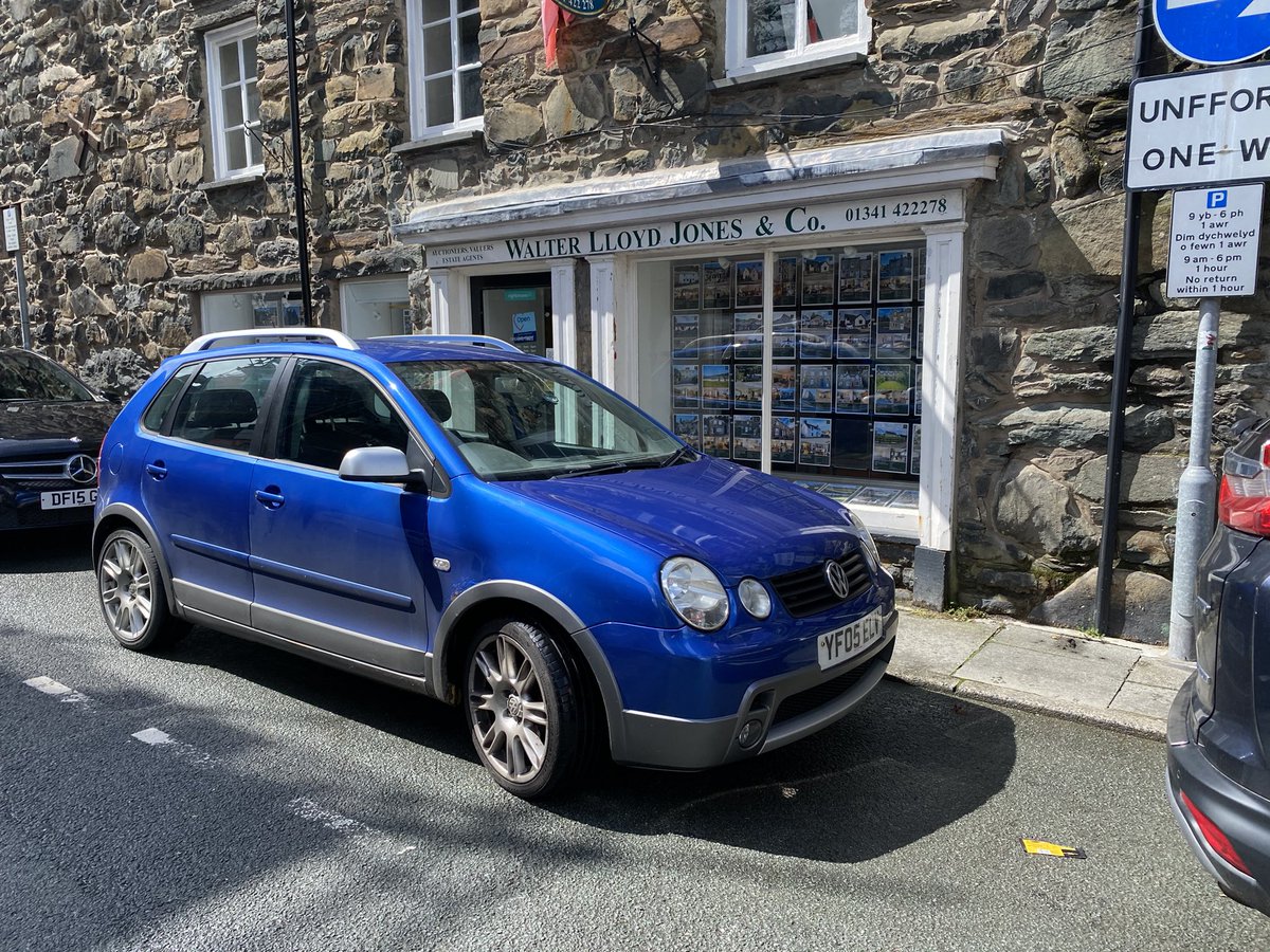 I saw this unusual looking Polo in Dolgellau the other day. Roof rails, bumper and side trim, interesting 🤔 
And on the same day I’m sure I saw <a href="/Carpervert/">Jonny Smith</a> driving around in a Caterham?