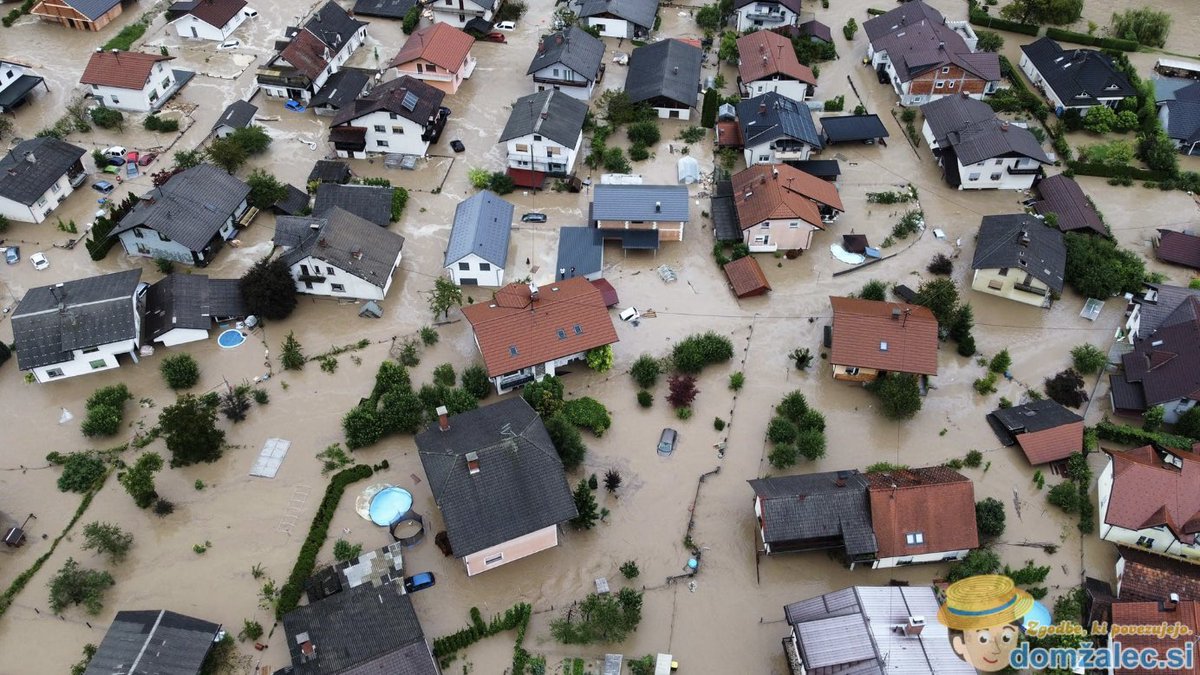 WxNB_'s tweet photo. A catastrophic flooding event is unfolding in northern Slovenia right now as multiple long-duration rounds of heavy thunderstorms have pounded the region for hours last night. The bad news is that even more rain is expected in the next few hours. Just a terrible situation. https://t.co/6dUl8Zh2sc