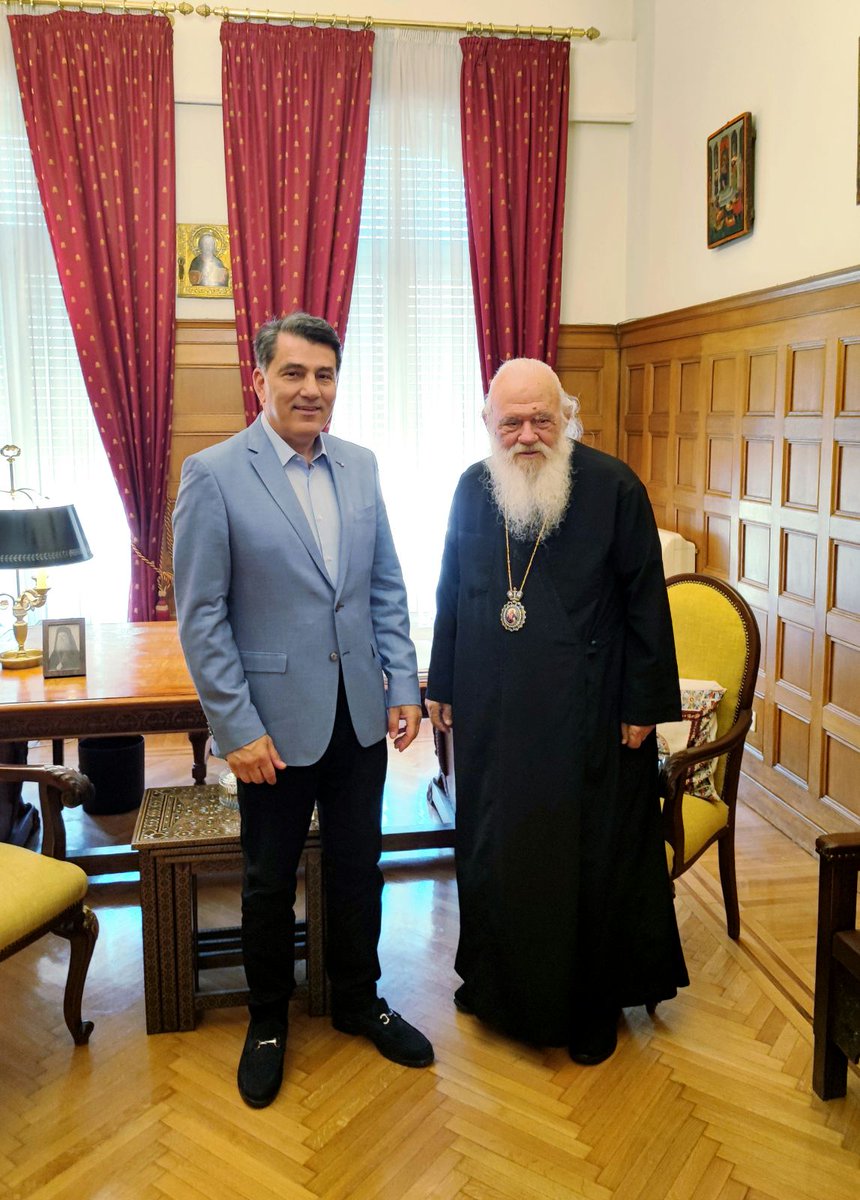 GDimopoulos's tweet photo. Στην επίσκεψή μου στην Αρχιεπισκοπή, είχαμε την ευκαιρία να ��υζητήσουμε με τον Μακαριώτατο Αρχιεπίσκοπο κ κ Ιερώνυμο για το σπουδαίο έργο της Εκκλησίας και τη συνεισφοράς της Περιφέρειας Αττικής σε αυτό.
Ευχαριστώ πολύ τον Μακαριώτατο για την "αγκαλιά" που έχει ανοίξει σε όλους. https://t.co/VTGFRcLzIn
