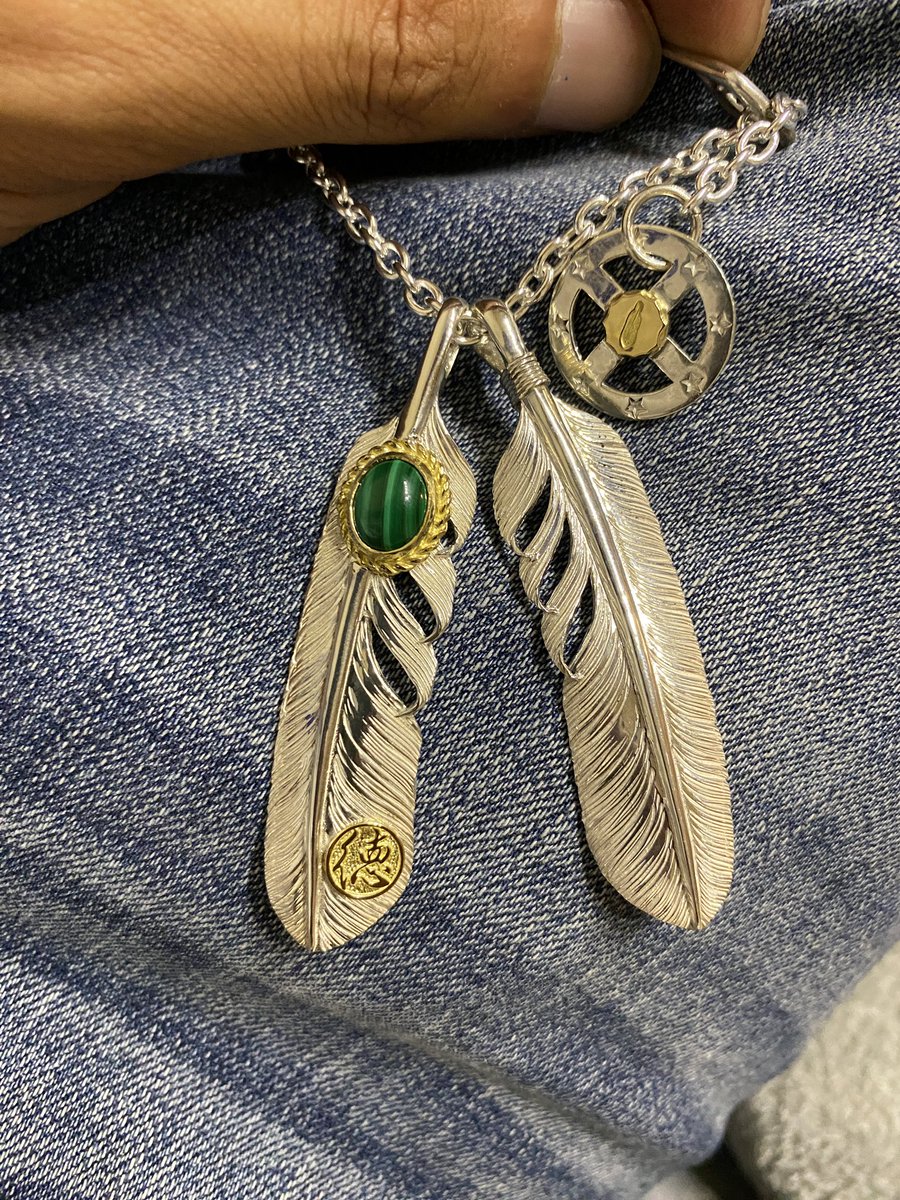 ちょっと前からネックレスを変えた！ バイクの色合いと同じ石を探して