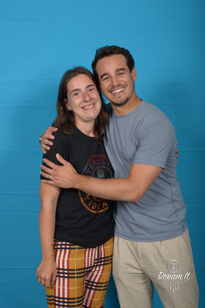 anabelseries94's tweet photo. Am I crazy thinking i should save money to see sh cast again? 🤔 Germany is not a option for me but virtual cons or something in Paris  it could be... 😇 #SaveETSW https://t.co/Si9utQxfll