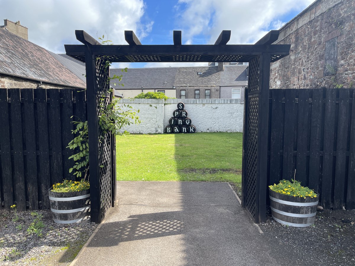 MoreDrams's tweet photo. Earlier in July, @Coldorak joined @Jamrat_ and other friends for the in-depth @Springbank1828 Eat, Sleep, Dram, Repeat experience. 2.5 days of tours, tastings, meals and even blending their own Springbank single malt. He recaps everything on MDLD:
https://t.co/7HYzm1zCPO https://t.co/5PUSsxP1Zi