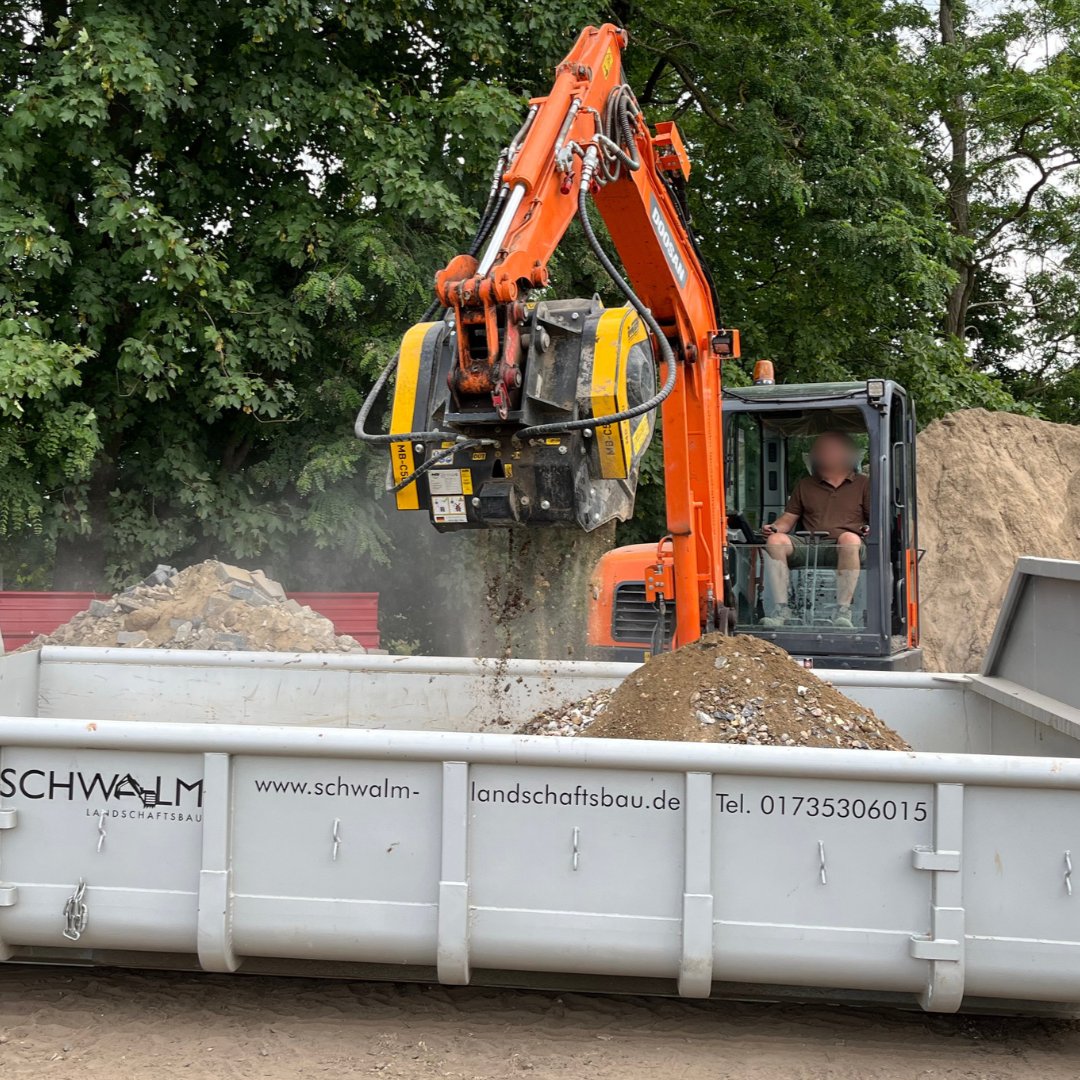 MB Crusher (@mbcrusher) on Twitter photo The MB-C50 is the smallest #crusherbucket in the MB product line. It is suitable for mini excavators and great for small #crushing jobs.
Head over to our website to learn more ➡ mbcrusher.com/en/gb/products… The MB-C50 is the smallest #crusherbucket in the MB product line. It is suitable for mini excavators and great for small #crushing jobs.
Head over to our website to learn more ➡ mbcrusher.com/en/gb/products…