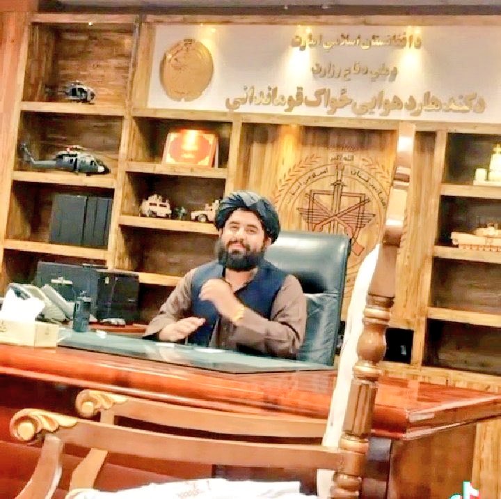 د منصور 
د لاس یادګار دی منصور!