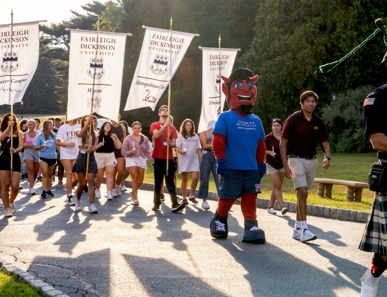 FDUSilberman's tweet photo. T-minus 24 days until we welcome our new freshman on campus for the first day of classes! ๐๐
๐ธ Jayden Diamond, Bill Blanchard, and Brian Lewis
#fdusilberman #fduwhatsnew #freshmenclass #fduflorham #fdumetro #classof2027 https://t.co/sMUuTiZRCY