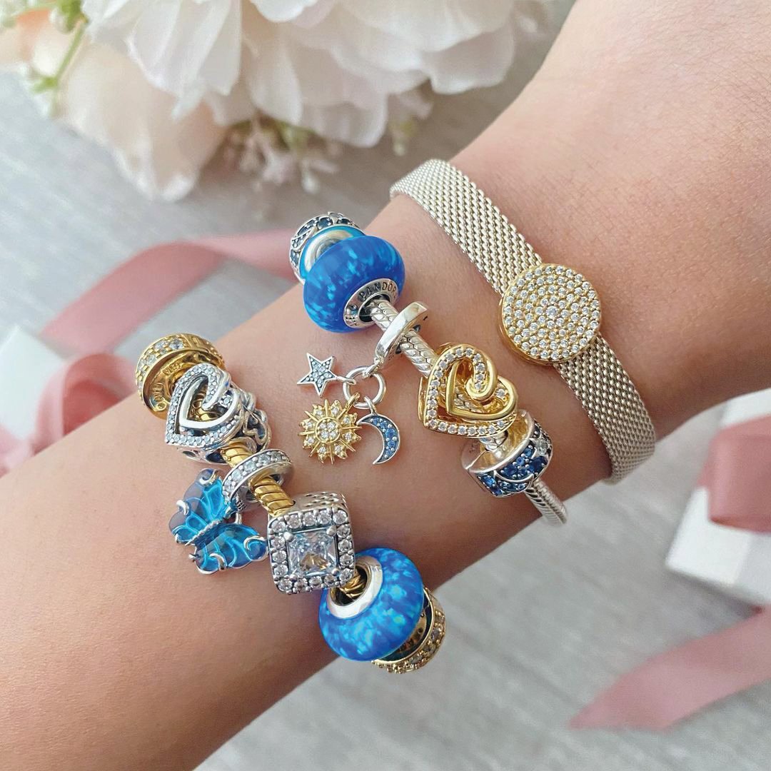OurivesariaC's tweet photo. A sonhar com um céu azul e areia dourada.

#pandora #joias #spring #mulher #moda #792698C01 #791691C02 #762676C01 https://t.co/NOJhkYwa4x
