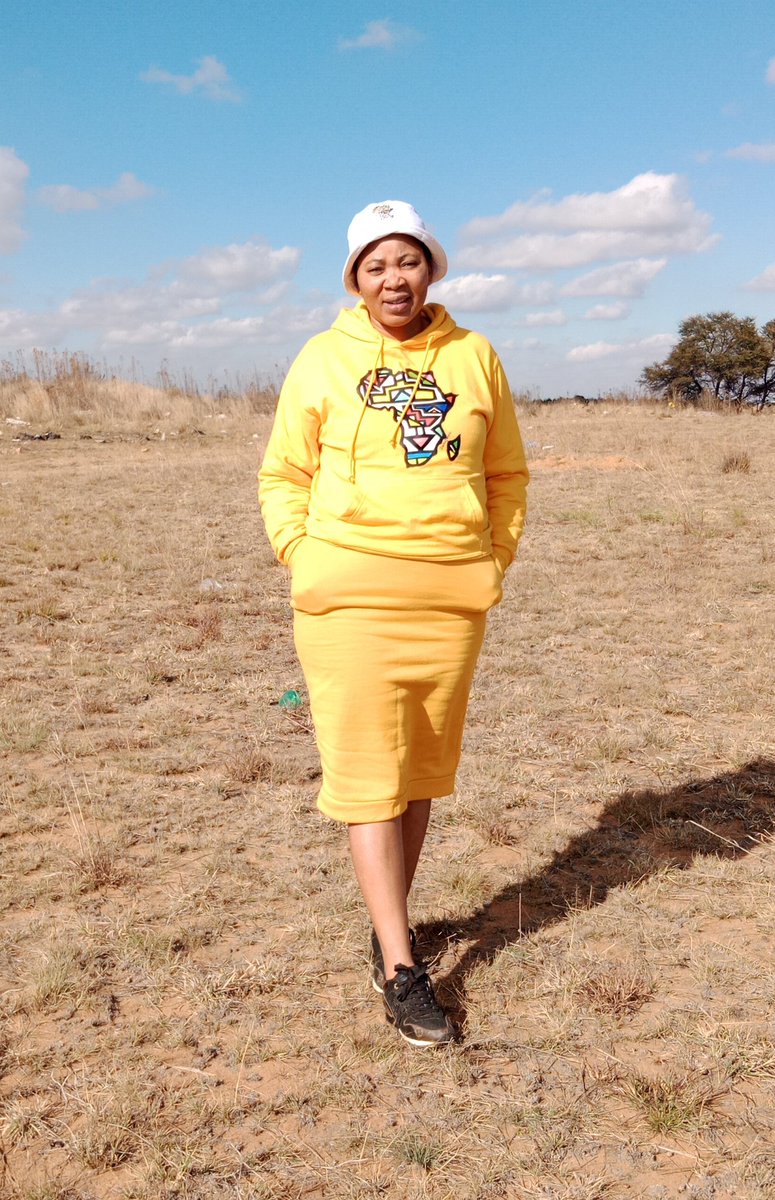 TTshidy's tweet photo. Happy Friday Bahlali ❣️ #supportinglocalbrands #Ezomgwalo @Bakwateleni1 https://t.co/ay16O686Iy