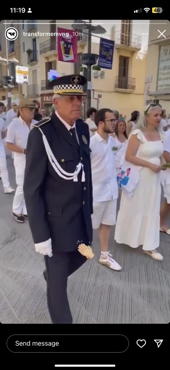 PLVNG's tweet photo. Ens vestim de gala per l’acompanyament al Convit a la Festa i la Baixada d’Autoritats. Seguim treballant per una bona i segura #FestaMajorVNG https://t.co/y9dDbQAC5B