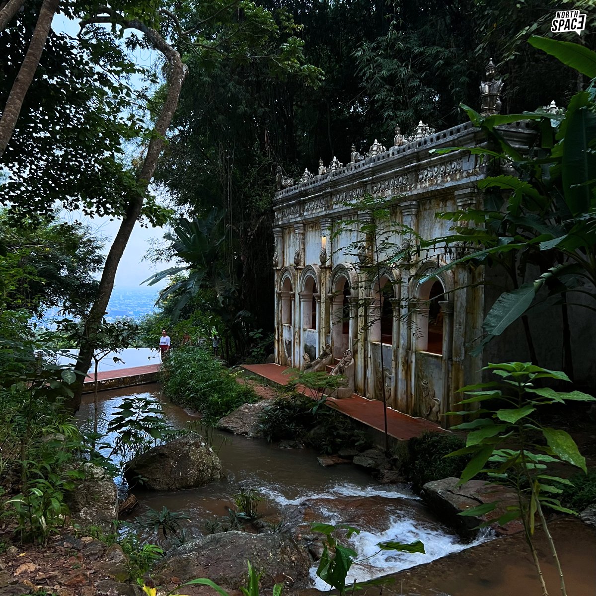 NorthSpace_Life's tweet photo. ช่วงนี้เชียงใหม่ฝนตกทุกวัน ใครแพลนที่เที่ยวอยู่มาทางนี้เลย 🌨️🌿
 ออกมาเที่ยวลุยฝนให้หัวใจได้ชุ่มฉ่ำกับ 30 ที่เที่ยวเชียงใหม่หน้าฝนอัดแน่นทั้งที่เที่ยว ที่พัก คาเฟ่ ร้านอาหาร ในการจัดทริปหน้าฝนนี้ 🤗

#ที่เที่ยวเชียงใหม่ #เที่ยวหน้าฝน #ธรรมชาติบําบัด #รีวิวเชียงใหม่ #ธรรมชาติบำบัด https://t.co/lIDRShn3eQ