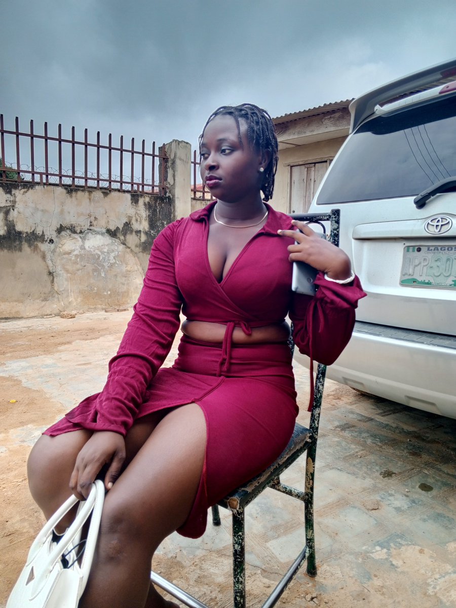 Ehionoja20's tweet photo. Lonely at the top😩😩🌺🌺 https://t.co/XNMwZNRrFt