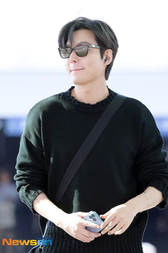 KodhitHD's tweet photo. กรี๊ดแรงมาก อีมินโฮ ที่สนามบินอินชอน กำลังเดินทางมาประเทศไทย คิดถึงมาก หล่อมากทุกคน ❤️❤️
.
#LeeMinHo #อีมินโฮ https://t.co/z5CKBujytH