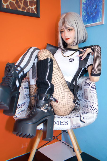 コスプレイヤーしろさきのTwitter画像37