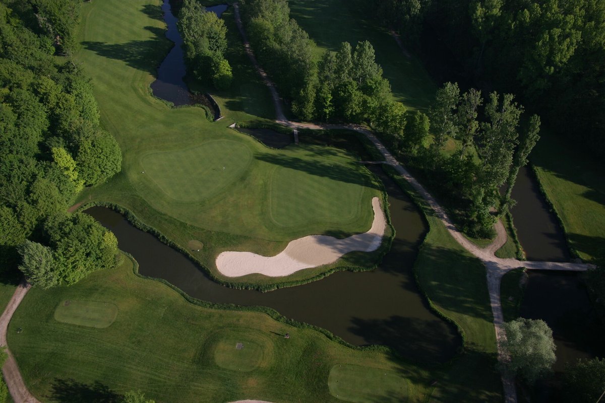 ABCorporateFR's tweet image. Excursion VIP au départ de Paris pour les plus beaux golfs européens en Jet privé. Circuit en jet privé pour les passionnés de golf dans la journée, ou pour un périple de quelques jours! Vous voyagez à vos horaires. #aviontaxi #jetprive #volprive bit.ly/2rbyerY