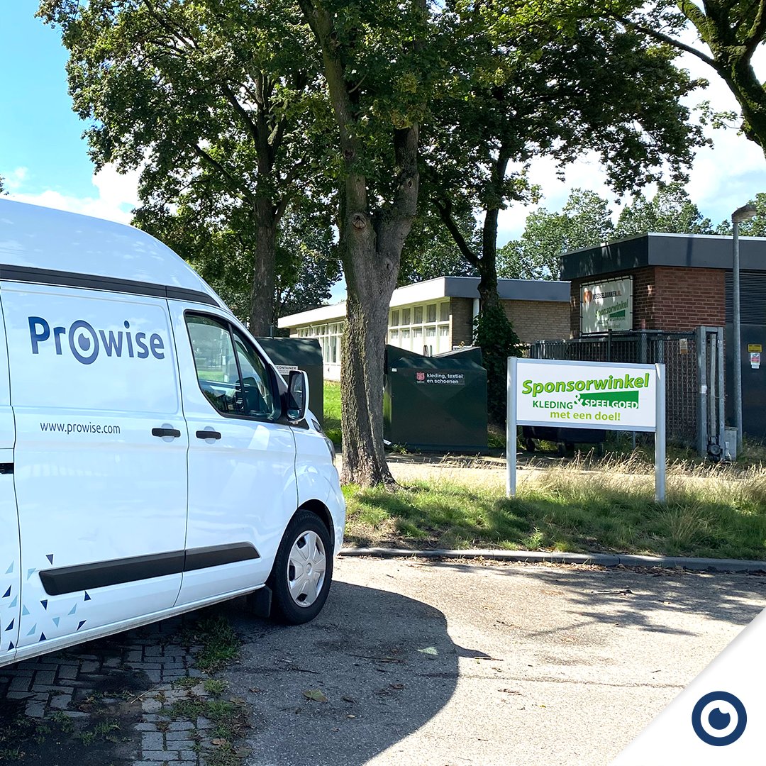 Prowise_NL's tweet image. Kleding weggooien? Niets daarvan! ❌ Wij geven ze liever aan een goed doel 😁 Zo hebben we Het Goed kringloopwarenhuizen en Sponsorwinkel Weert blij gemaakt met 350 mooie blouses 👕

#prowise #doneren #kleding #beurskleding #kringloopwarenhuishetgoed #sponsorwinkelweert