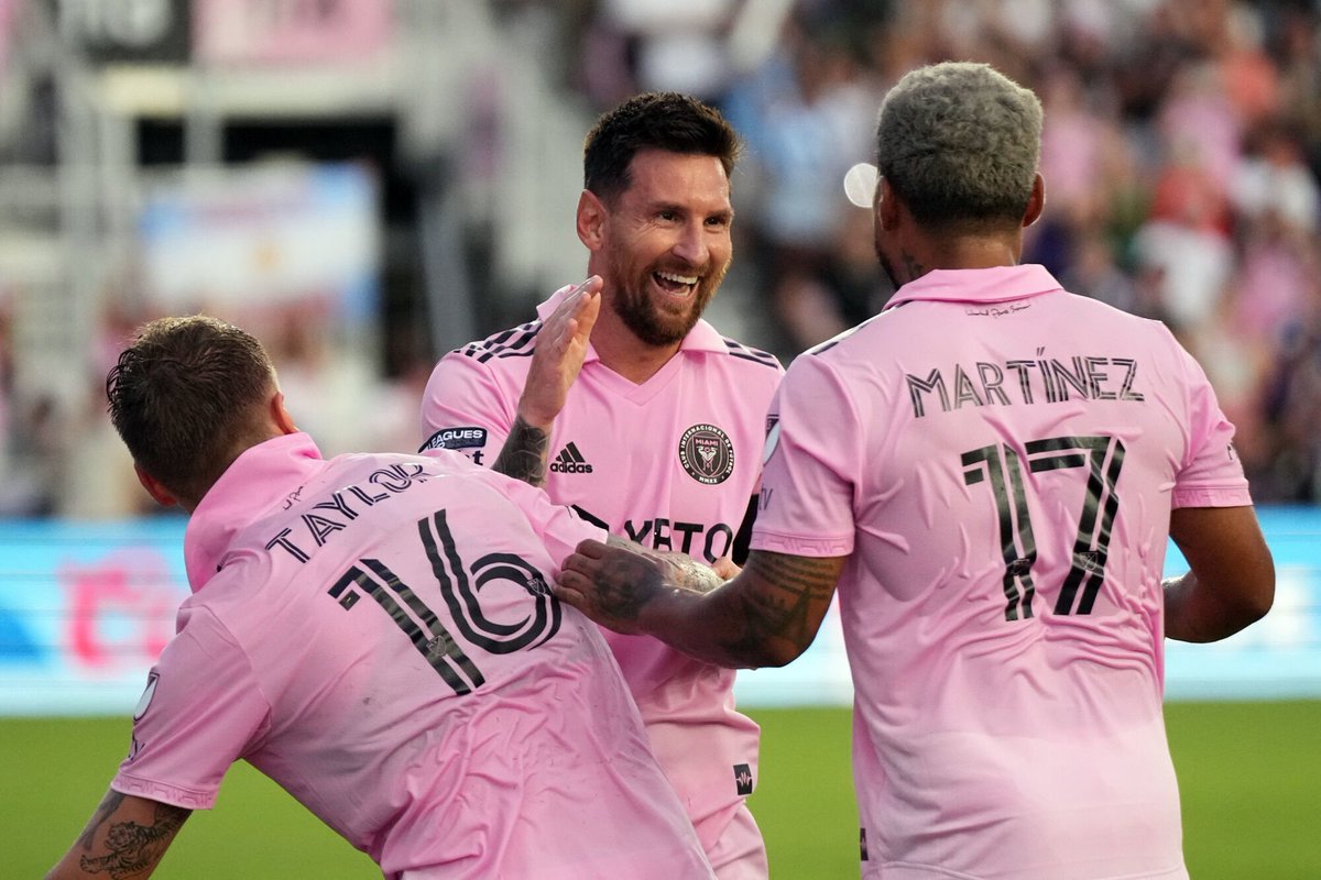ActuFoot_'s tweet photo. Jordi Alba sur Leo Messi :

« Il se sent soutenu, aimé et c'est la chose la plus importante. 𝗔𝘂 𝗣𝗦𝗚, 𝗶𝗹 𝗻'𝗮 𝗽𝗮𝘀 𝗽𝗮𝘀𝘀𝗲́ 𝘂𝗻 𝗯𝗼𝗻 𝗺𝗼𝗺𝗲𝗻𝘁, 𝗺𝗮𝗶𝘀 𝗶𝗹 𝗮 𝗿𝗲𝘁𝗿𝗼𝘂𝘃𝗲́ 𝘀𝗮 𝗷𝗼𝗶𝗲. Je le répète, aller à Miami, c'est un défi qui l'excite beaucoup personnellement et je le vois très heureux. »