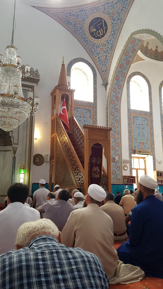 HurremAksoy's tweet photo. Cumamız
 mübarek, işlerimiz hayırlı ve bereketli, dualarımız kabul olsun inşallah. https://t.co/vhKgLlA4p0