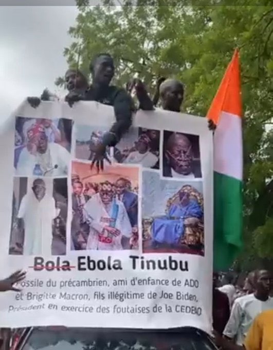 ChinekedMan's tweet photo. Even in Niger he is being rejected.
Then why do we have him as president. Judiciary we are watching https://t.co/fX58chERXq