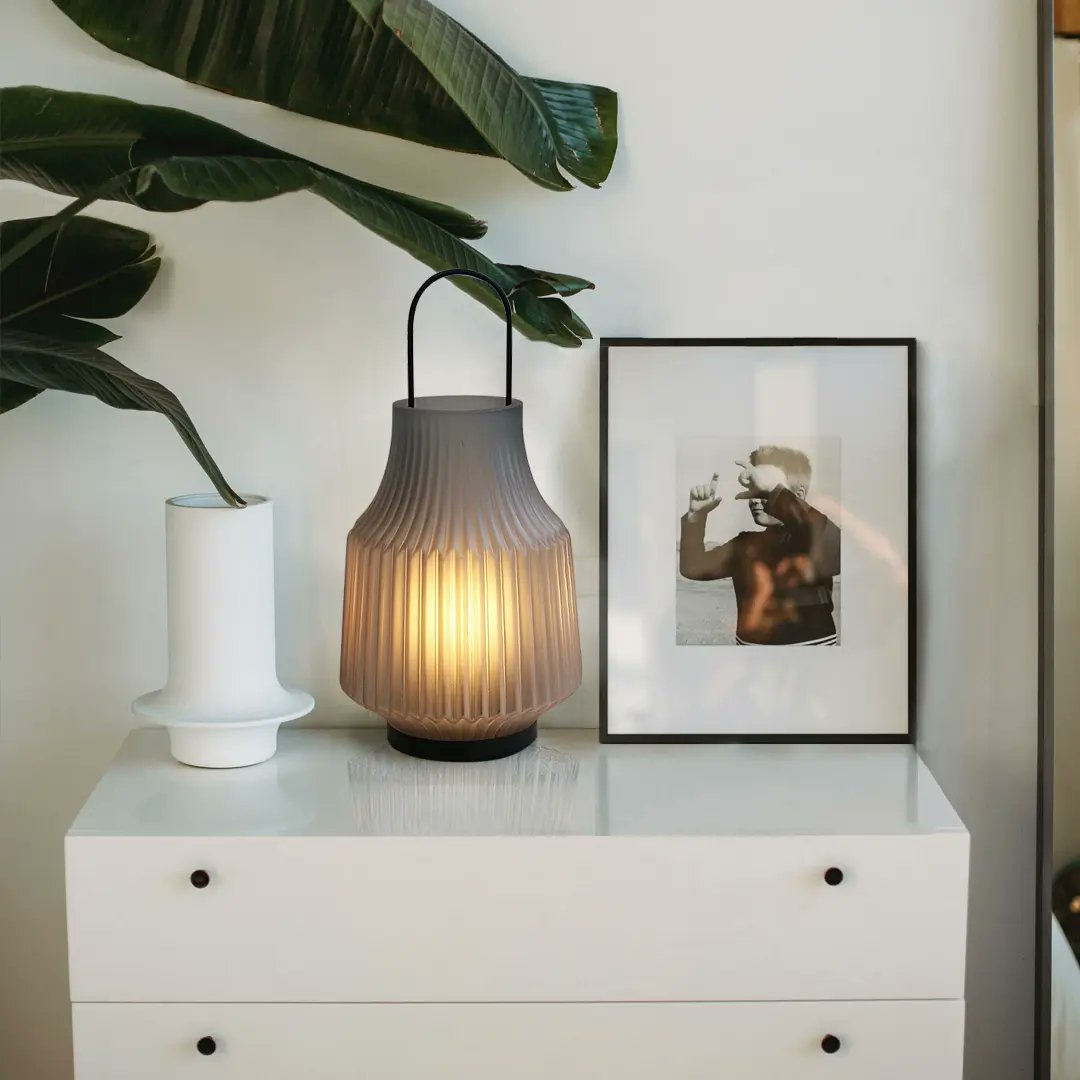 Realfortune2005's tweet image. Light up your space with our QRF Hot Selling Unique Design LED Lantern. Featuring a metal handle, it combines vintage charm with modern technology. Elevate your ambiance today!
#LEDLantern #UniqueDesign #VintageVibes