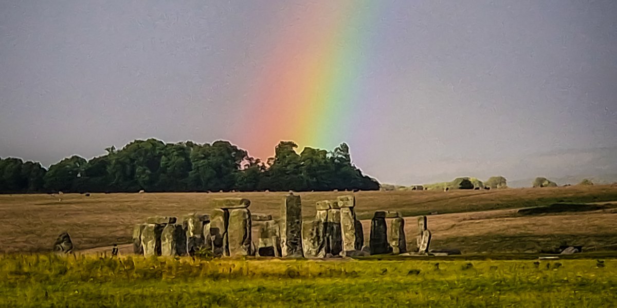 Without rain, there would be no rainbows. 🌈

Are you visiting Stonehenge this weekend?

Book online to save 10% ➡️ bit.ly/3DBa1wG

📷 : Joe Cartwright