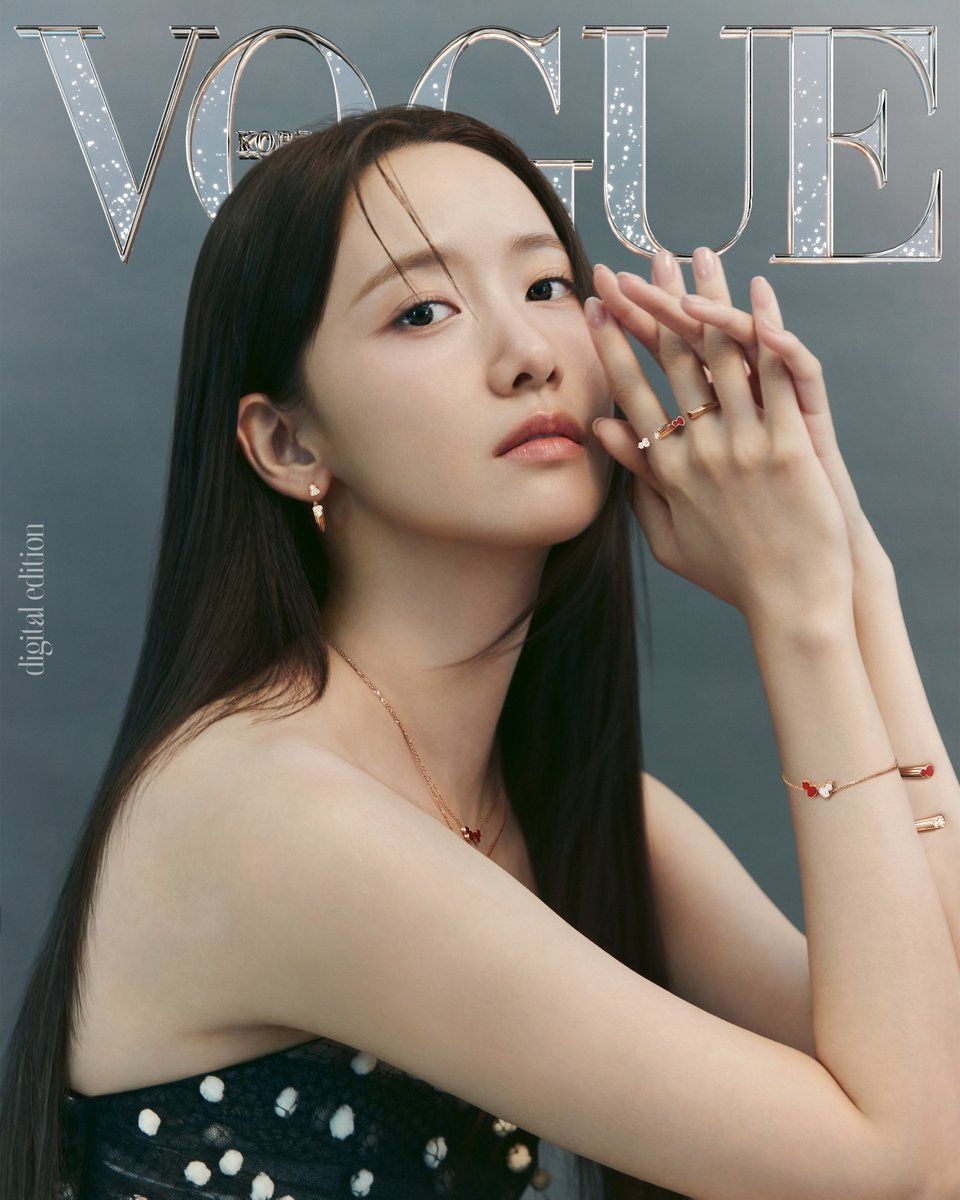 VogueKorea's tweet photo. #협찬 #VogueDigitalCover #YOONA
소복이 내리는, 윤아의 말간 얼굴. https://t.co/AvX5jFYDyp