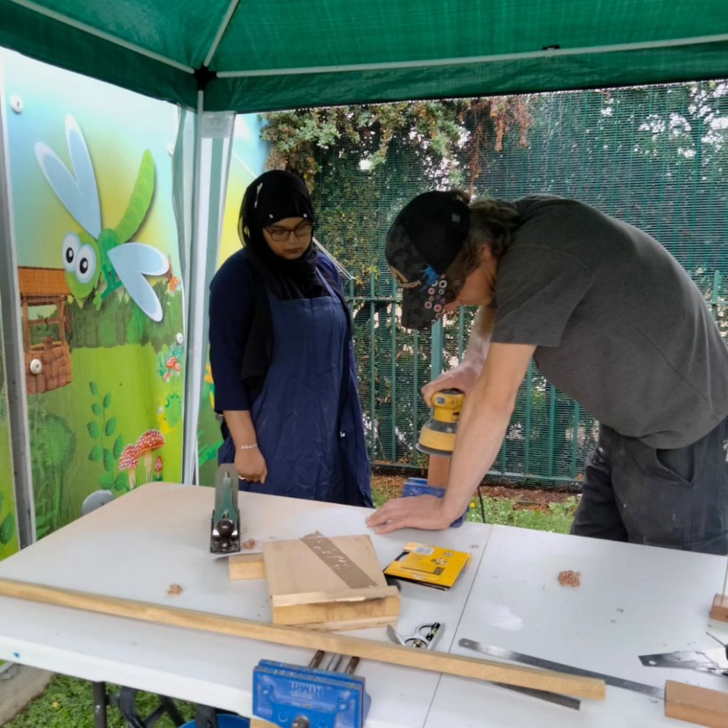 Young people were working with creative tutors from Woodwork for Wellbeing this Wednesday & Thursday in Isle of Dogs to build a storage bench for our new centre. They learnt technical skills sawing, drilling, sanding & finishing the wood to construct the bench. #MyEnds