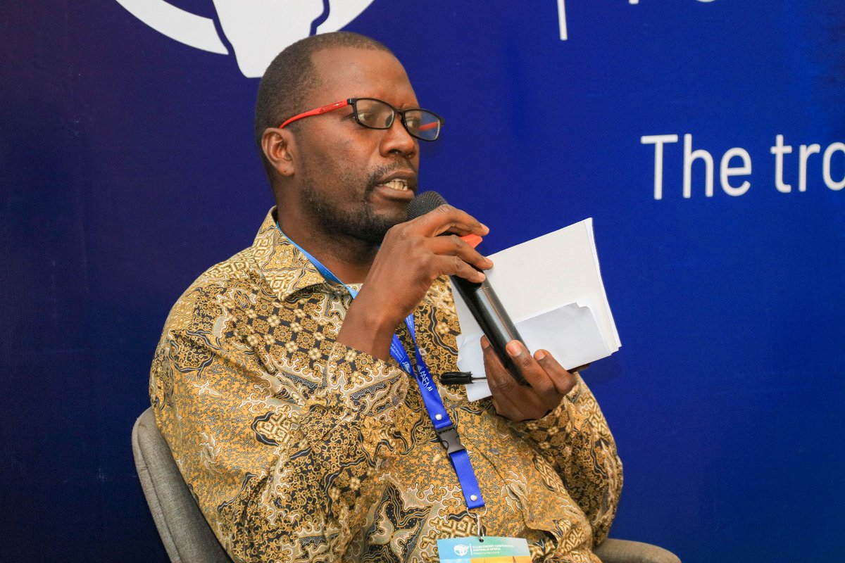 KenGenKenya's tweet photo. “How can Africa achieve greater energy efficiency?” ⚡️
@KenGenKenya's Assistant Manager-Geothermal Resource Assessment, Kizito Opondo, shares his views during a panel discussion at the #CleanEnergyConference. #GreenEnergyKE ^EM https://t.co/RPN3Fsk4if