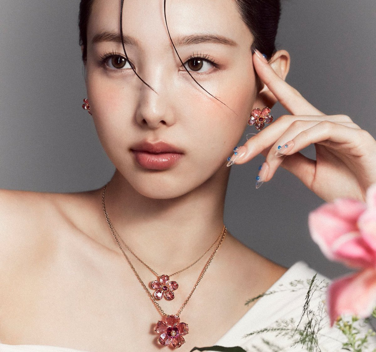 imnayeonarchive's tweet photo. https://t.co/uAg22yEGv1