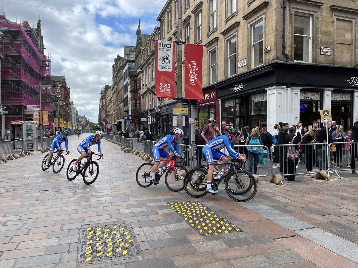 ⁦⁦@CyclingWorlds⁩ Quite a challenge crossing Gordon Street from Central station to my optician. No newspapers to be bought in the station. I feel for the shopkeepers who are losing business. This should have been better thought through.