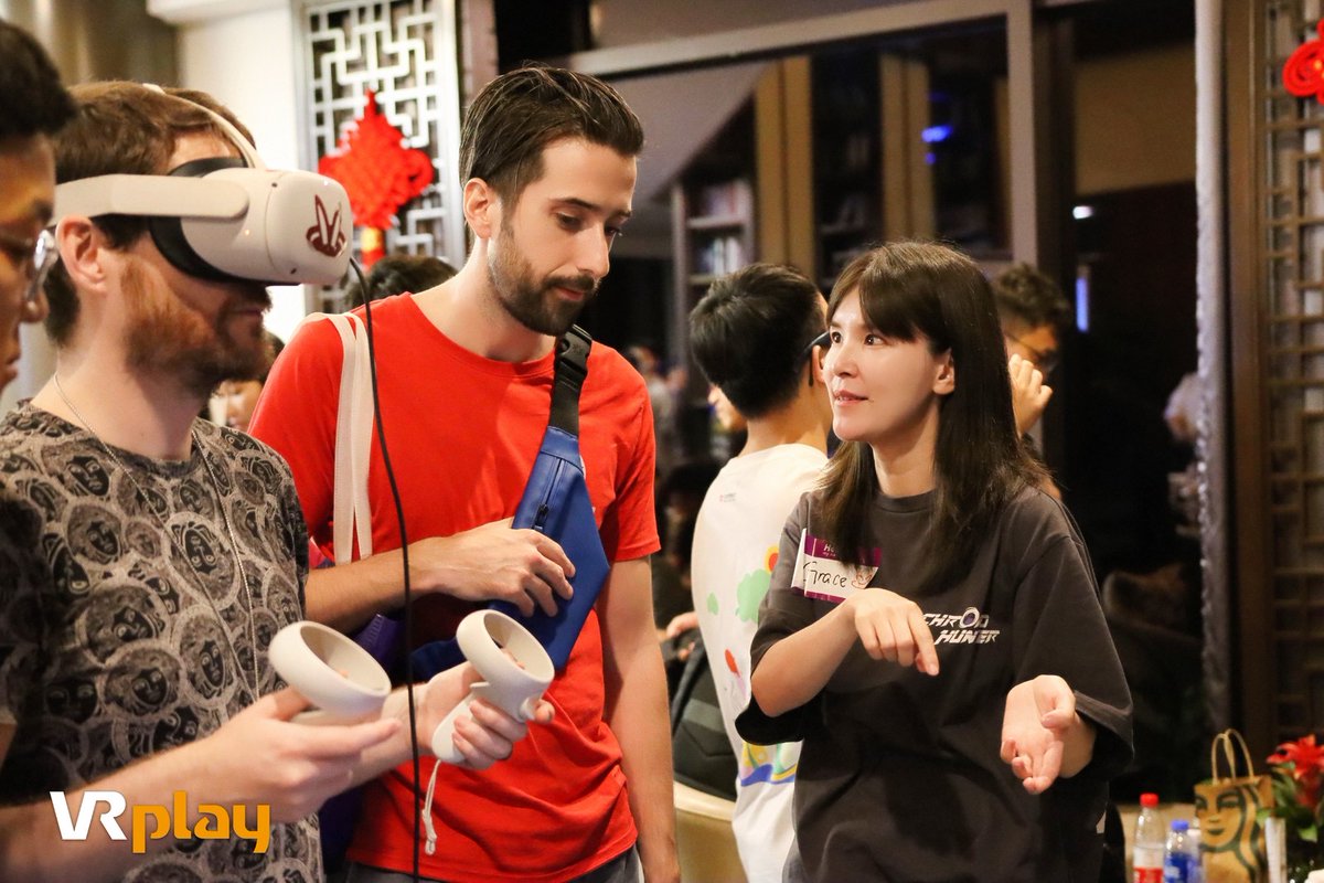 FXG_VR's tweet photo. 📸Check out these awesome moments from our recent VR Mixer 2023 after-party at #ChinaJoy🎉

🧑‍🤝‍🧑We not only experienced new products and technologies but also had a blast networking with fellow #XR enthusiasts! 🤩Can't wait for the next event! #vr #party https://t.co/Q8XgqLWL8n