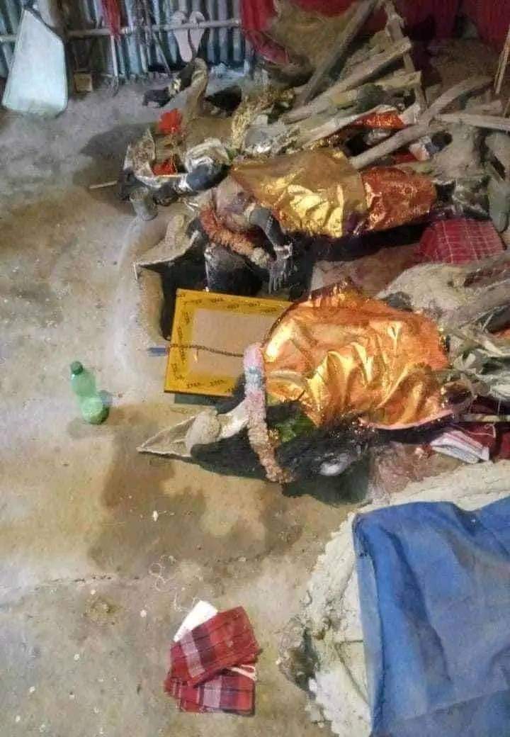 #Bangladesh: Islamists attacked a Maa Kali temple in Chattagram.

On the night of 2nd of August, radical Islamists attacked a Hindu temple of Shikarpur Union under Hathazari Upozila of #Chattagram district.

 Murtis broken, faces desecrated.+
#HinduPersecution