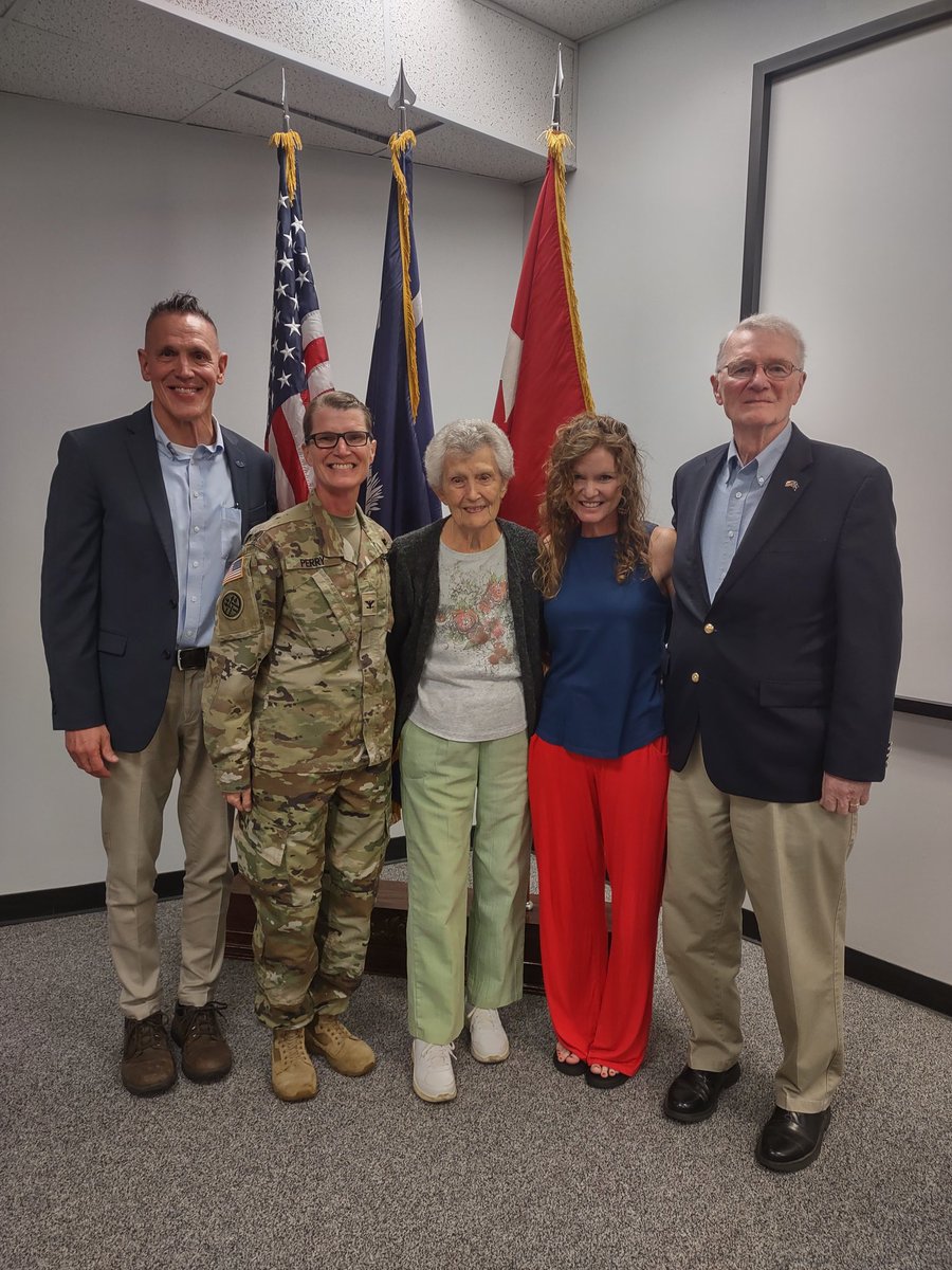 danikaowhite's tweet photo. Congratulations on your promotion Colonel Perry! We are so proud to have a FULL BIRD in the family! @Erika_Perry11 https://t.co/doJS97d7TV