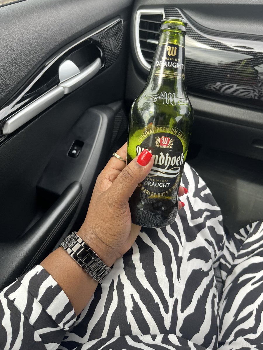 Mpumiln's tweet photo. Happy #InternationalBeerDay #WindhoekMoments #Purebeer 🍻@WindhoekBeer_SA 🥳🥳 https://t.co/JrG5A9MSbS