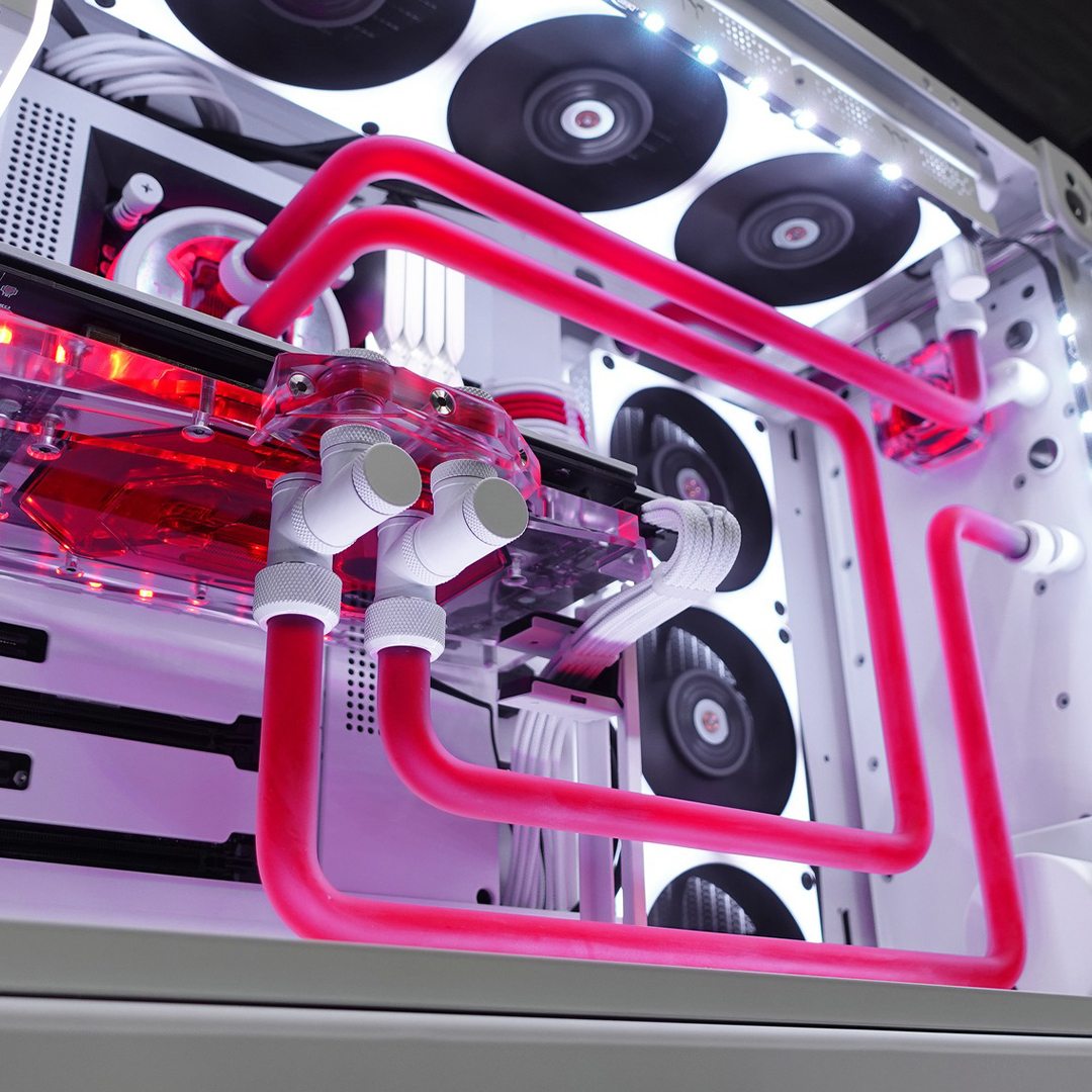 Thermaltake_UK_'s tweet photo. Core P6 Snow and Declassified Systems are an irresistible combo! ❤️🤍
Just awesome! 🔥
👉 @ScanComputers : https://t.co/WJDqza59wD
👉 @OverclockersUK : https://t.co/nHeZrllqlS
#thermaltake #thermaltake_de #rgb #rgbsetup #corep6 #coreseries #custombuild #custompc #customsetup https://t.co/ccb0Plx8Eb