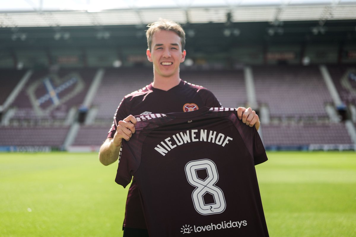 𝐒𝐡𝐢𝐫𝐭 𝐠𝐢𝐯𝐞𝐚𝐰𝐚𝐲 ✍️♥️ To celebrate the unveiling of our new back-of-shirt sponsor, @loveholidays, we're giving away Calem's signed shirt 🙌 To enter 👀 Follow @JamTarts & @loveholidays and retweet this tweet. 🔍 A winner will be selected at random on Mon, Aug 7th