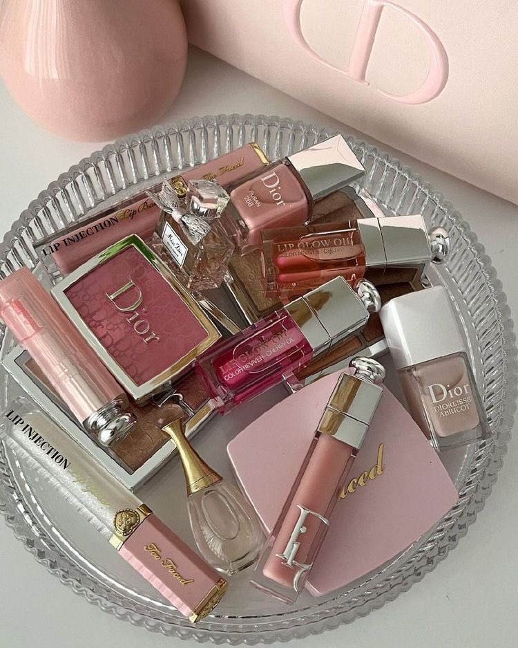 Ohlala's tweet image. Lady dior