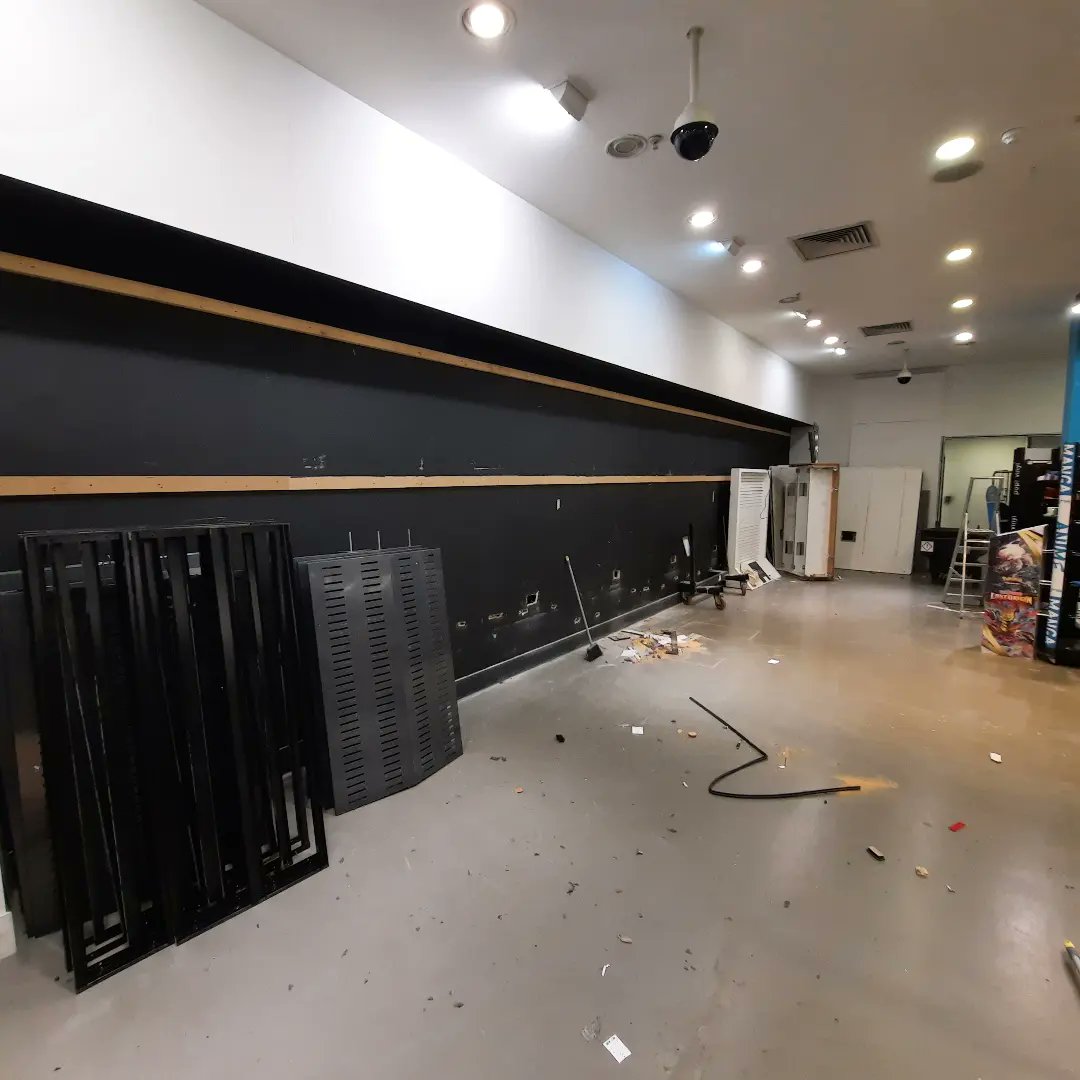 hmvManchester's tweet photo. Our Store refit is definitely underway!!

The store looks so empty...and the floor upstairs is starting to get a complete revamp!!

Remember our sister store Fopp is open on Brown St for any of your music and film needs!!

#hmv #hmvRefit #storerevamp #fopp https://t.co/fvQlwmF9da