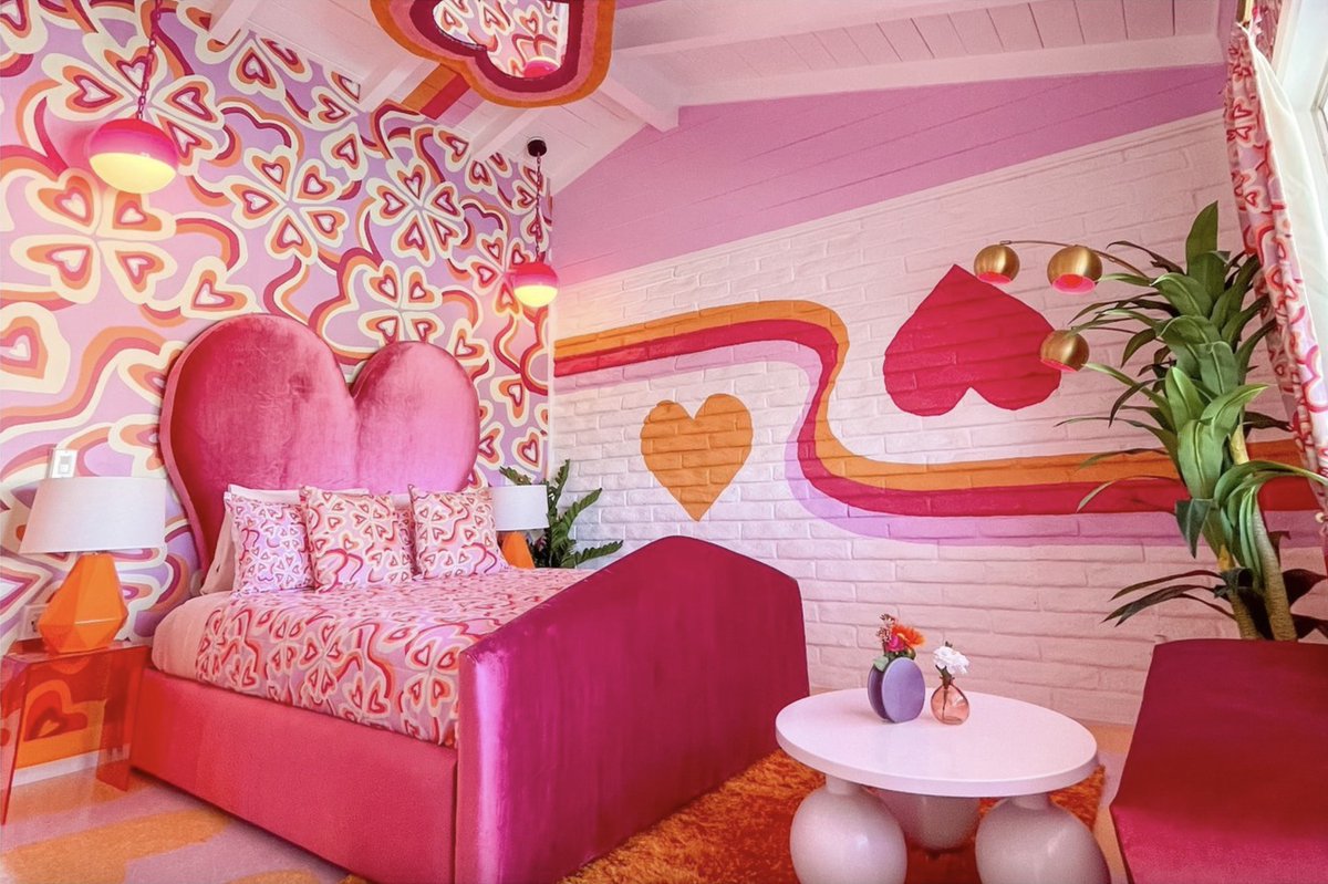 Drag yourself this weekend for a Barbiecore staycation at the pink paradise ‘Trixie Motel’ located in the heart of Palm Springs, #California! 

📷: <a href="/trixiemotel/">Trixie Motel</a>
