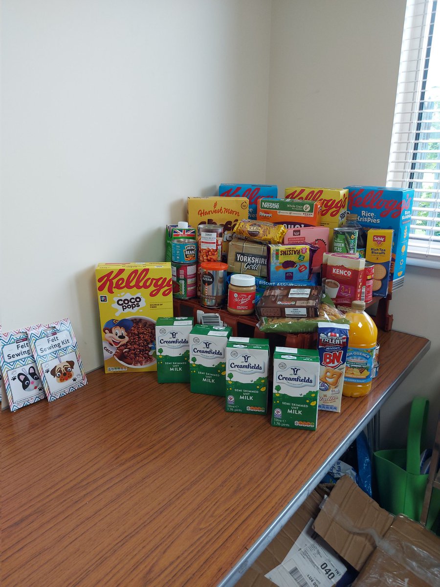 #Breakfastbatteryboxes would like to thank <a href="/ComlineParts/">Comline Auto Parts</a> in Sundon Park for their generous donation today. Thanks to Lizzy and Nicola for organising. You're amazing. #commUNITY