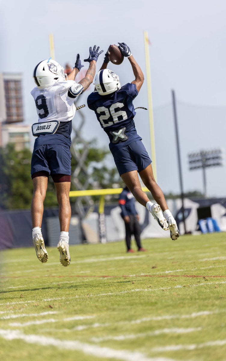 Day #5 of fall camp means #TheReload will continue to compete. That’s true freshman <a href="/Chris6Hudson/">C1 ⚡️</a> on the pick 😤🔥